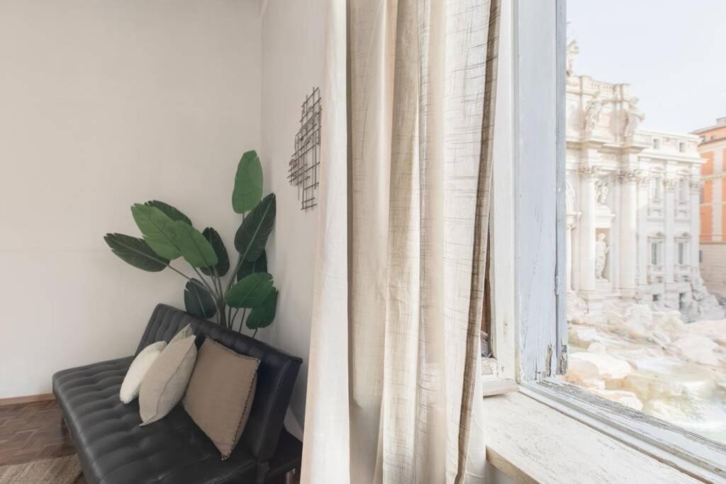 Iflat Trevi Fountain At Your Feet Rom Exterior foto